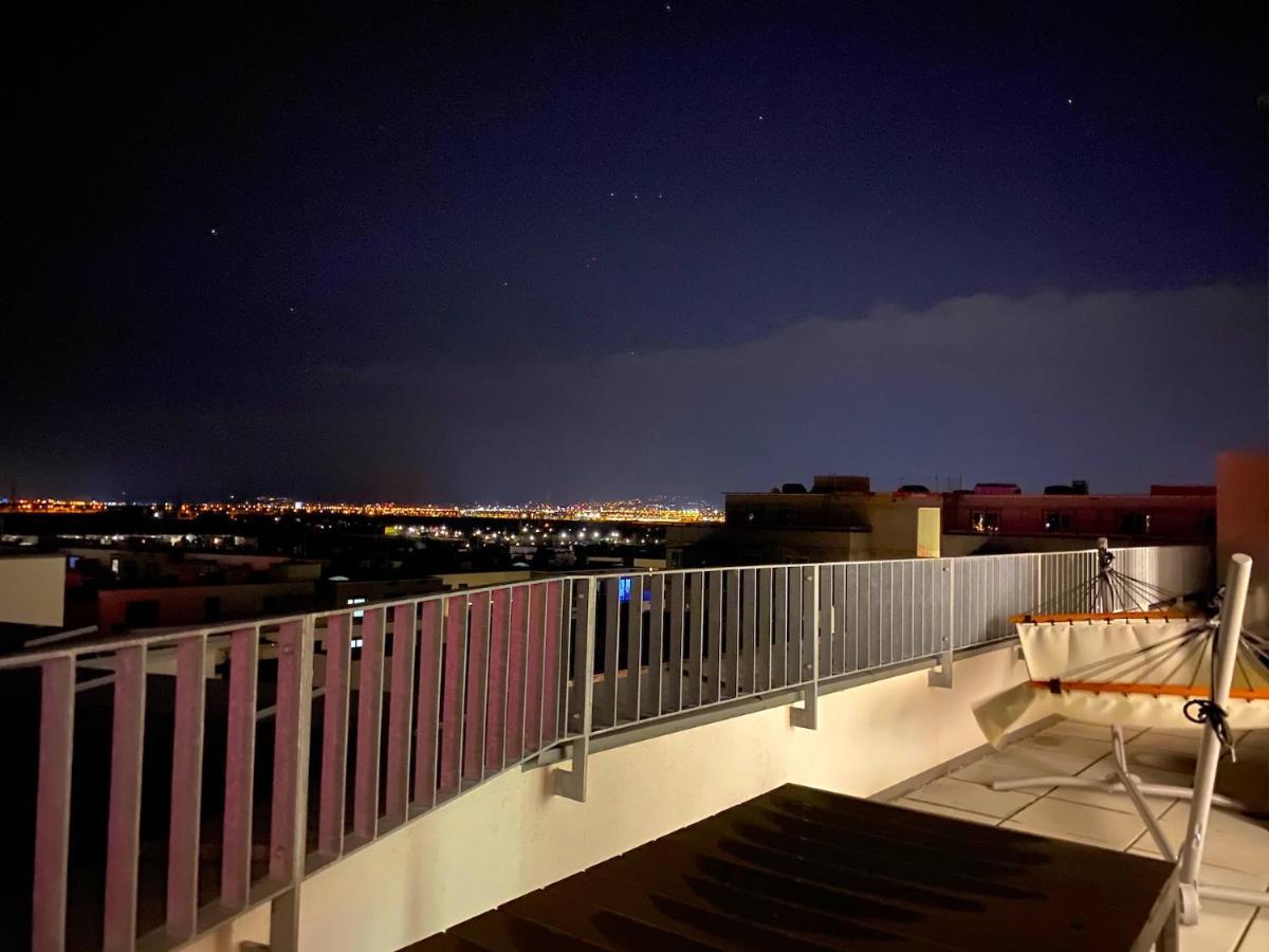 Sonnenwohnen Penthouse Direkt Bei U-bahn Und Therme Mit Anbindung Ins Zentrum Appartement Wenen