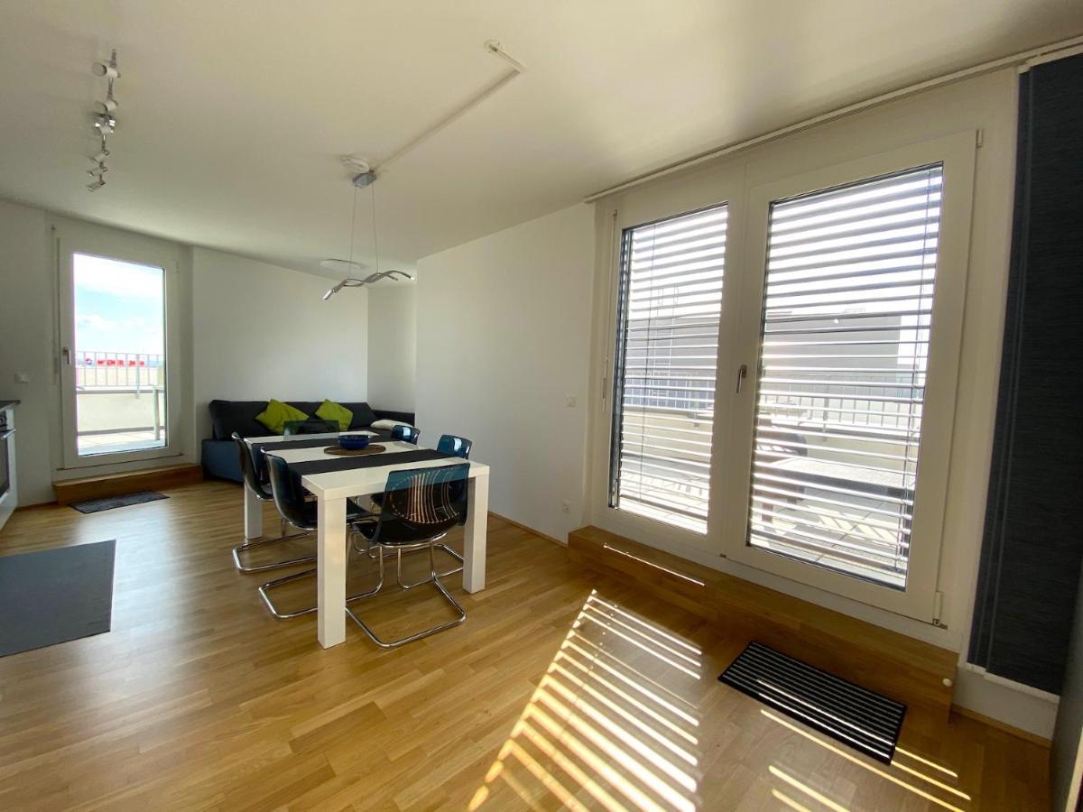 Sonnenwohnen Penthouse Direkt Bei U-bahn Und Therme Mit Anbindung Ins Zentrum * Wenen