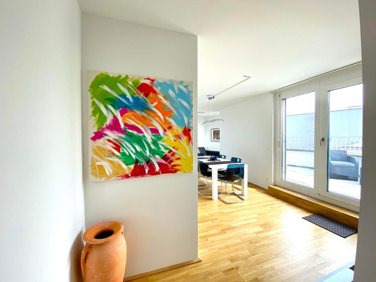 Sonnenwohnen Penthouse Direkt Bei U-bahn Und Therme Mit Anbindung Ins Zentrum Appartement *